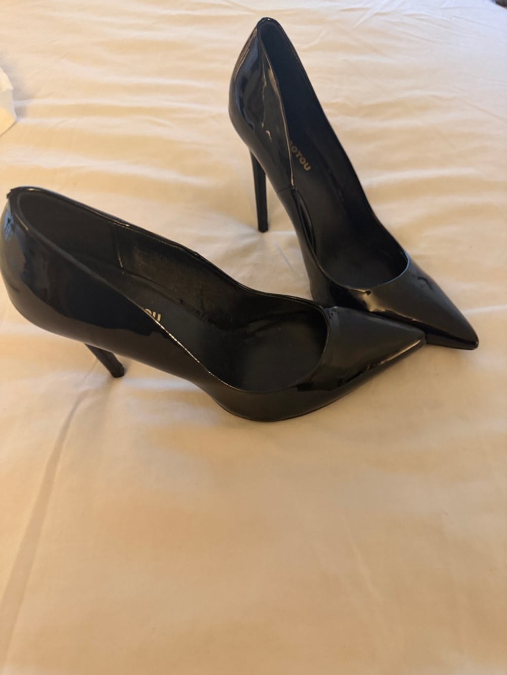 Classic Black Patent Pointed-Toe Stiletto Pumps